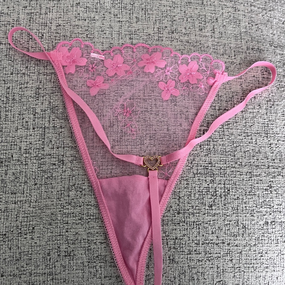 Victoria's Secret Pink Lace corset with V string - Picture 4 of 8